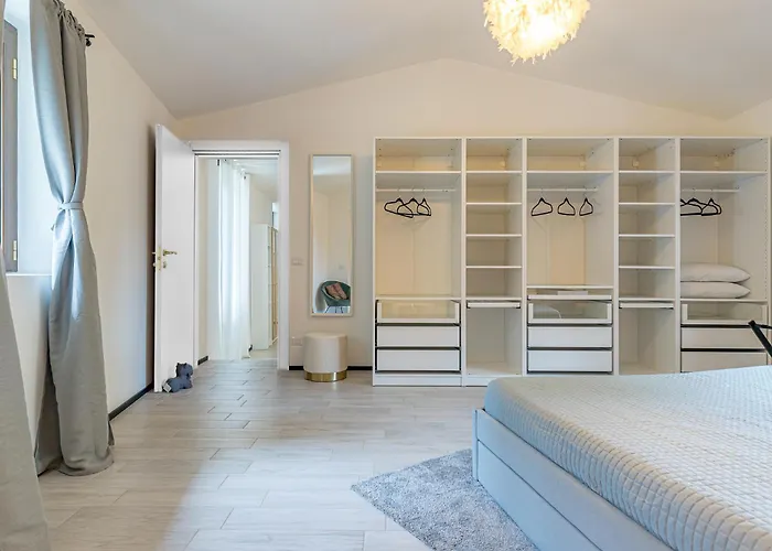 招待所 At Home-como